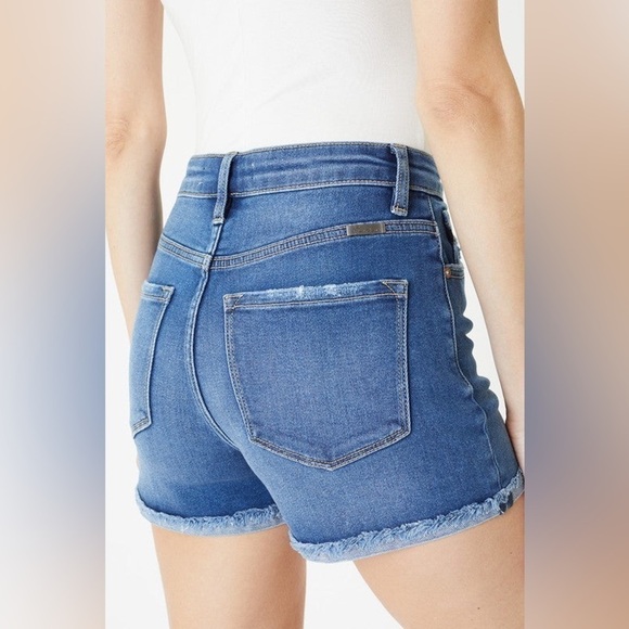 NWT KanCan Women's High-Rise Button Cuff Denim Shorts Sz Large, Medium Wash - Picture 7 of 12